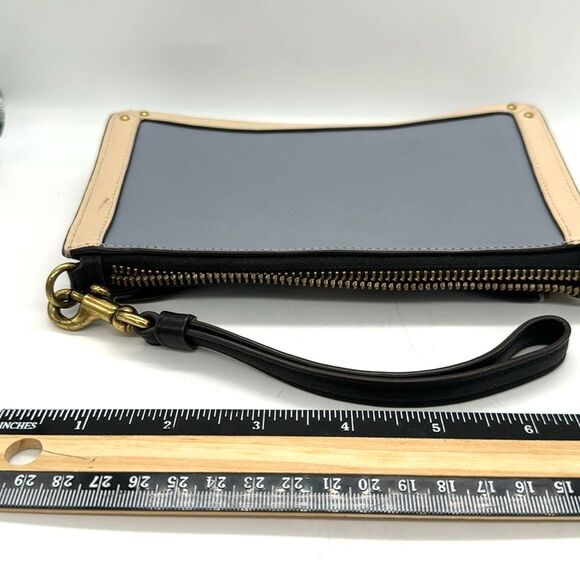 COACH Wristlet Tri-Color Leather Brass Hardware Zippered w/ Front Pocket - Picture 10 of 12